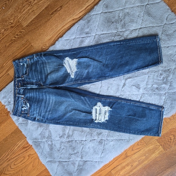 American Eagle Mom Straight Jean, Women's 6 Regular, Great Condition - Picture 1 of 13